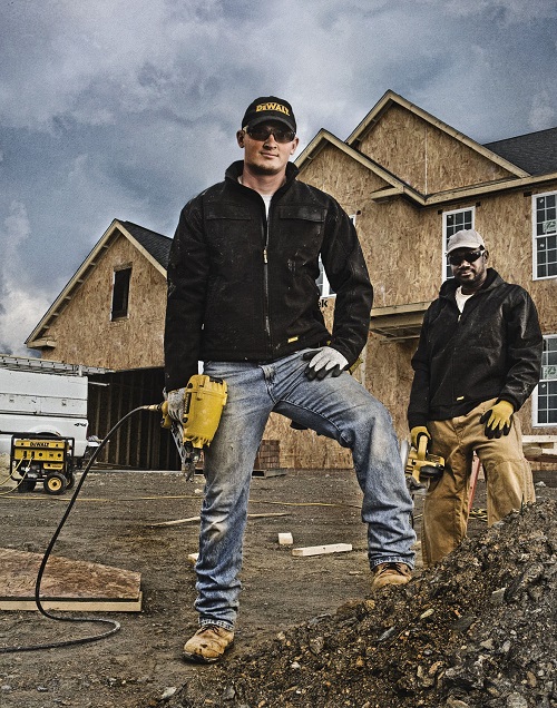 инструмент DeWALT для строительства дома